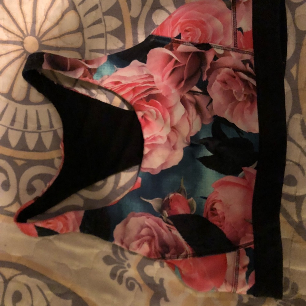 Lululemon bra - Picture 2 of 3